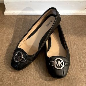MICHAEL MICHAEL KORS
Lillie Leather Moccasin